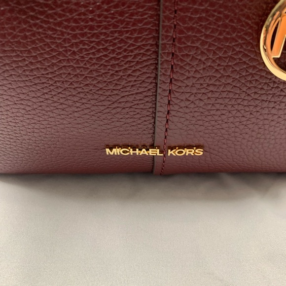 🍂 PreOwned Authentic Michael Kors Burgundy Small Purse - Picture 5 of 11